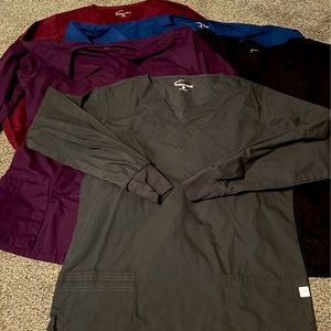 5 butter soft scrub top’s long sleeve